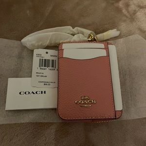 NWT Coach Zip Card Case/ Wallet/ pink Card Holder with chain C6303